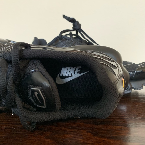 Nike Air Max Plus Triple Black - Picture 7 of 8